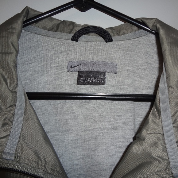 VINTAGE NIKE JACKET - Picture 2 of 3